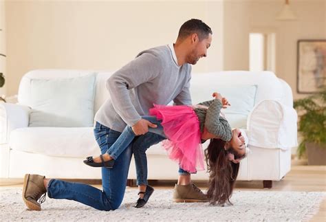 Papá Eres El Mejor Bailarín Foto De Un Padre Y Su Hija Bailando Juntos