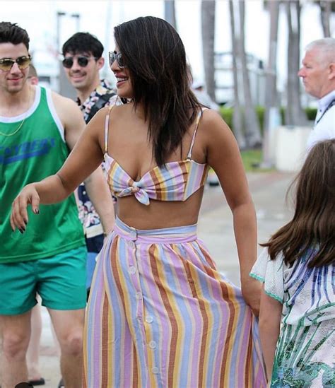Hand In Hand And Much In Love Bikini Clad Priyanka Chopra And Nick Jonas Vacation In Miami