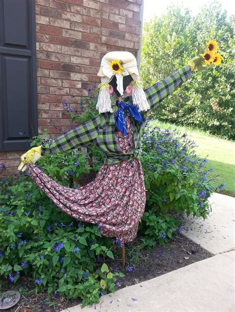 Scarecrows For Garden Scarecrow