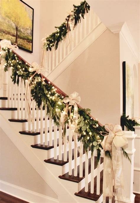 20 Beautiful Christmas Staircase Decorating Ideas