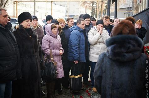 Причиной пожара в харьковском частном пансионате для пожилых людей, в котором погибли 15 человек, могло стать короткое замыкание. Пожар в Харькове панихида: Родственники жертв пожара в Харькове провели гражданскую панихиду ...