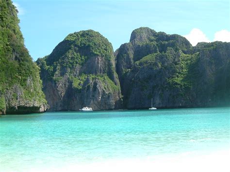 Maya Bay Phi Phi Island Off Phuket Thailand Flickr