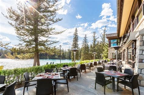 The Top Places to Eat in Jasper | Stories - CMH Heli-Skiing & Summer