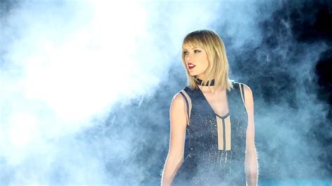 Taylor Swift Performed This Is What You Came For At Her First Full