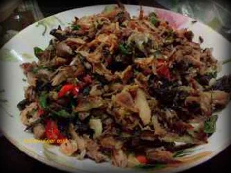 Jangan cuma digoreng saya kasih tahu cara masak ikan terenak dan tergurih begini resepnya. Resep Ikan Tongkol Asap Suwir Masak Pedas | KabarKuliner.com