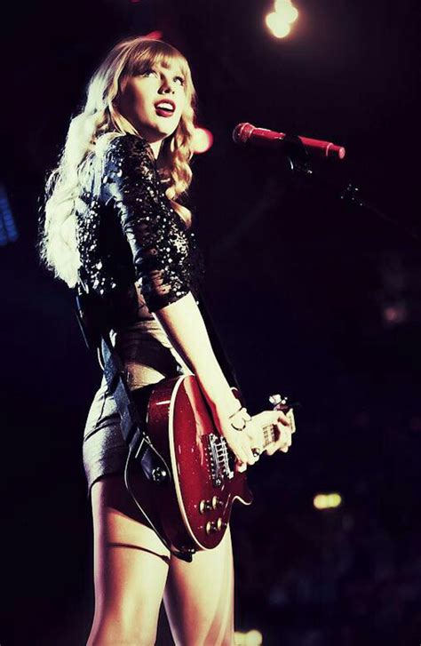 Taylorat Her Concert Taylor Swift 38362369 507 778 Taylor Swift