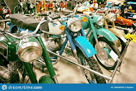 Retro Motorcycles In Store Stock Image Image Of Handle 149638349