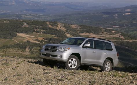 The big toyota land cruiser v8/200 was unveiled in 2007 and it received a facelift in 2011. Toyota Land Cruiser 2011 Widescreen Exotic Car Wallpapers #08 of 56 : Diesel Station