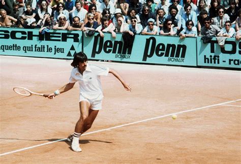 Considerato il miglior giocatore italiano dell'era open e uno dei più grandi di sempre, nel suo palmarès figurano 10 tornei del circuito maggiore in singolare su 26 finali disputate, oltre a 18 titoli in doppio su 28 finali disputate. Tennis, Adriano Panatta compie 70 anni | Foto - Sportmediaset