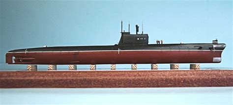 The foxtrot class was designed to replace the earlier zulu class, which suffered from structural weaknesses and harmonic vibration problems that limited its operational depth and submerged speed. Soviet Foxtrot Class SSK - Ukrainian Zaporizhzhia - 1/350 ...