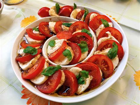 Tomaten Mozzarella Salat Mit Basilikum Rezept Insalata Caprese