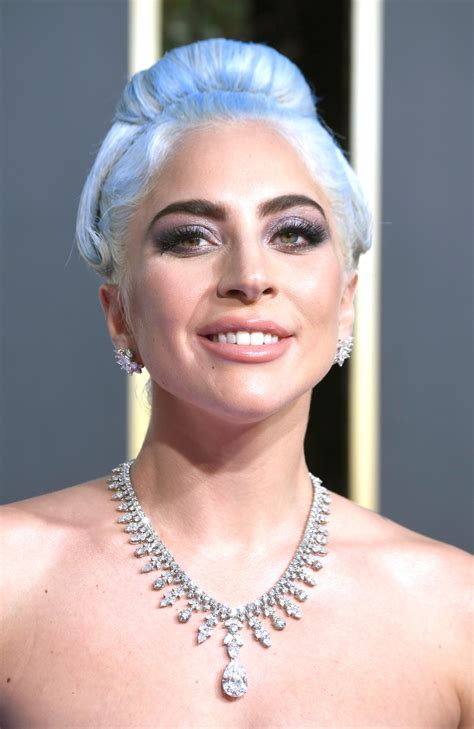 Lady Gaga S Diamond Tiffany Necklace Sandra Oh Shines In Forevermark And More Sparkly Find