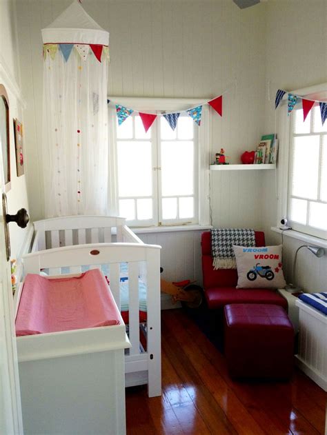 Some amazing space saving ideas for storage and for a small nursery that can help you transform any space into something fit for your little prince or princess because you're sure to find 100's of ideas and inspiration for a situation that you are facing, a nursery for small rooms being one of them. 553 best Small baby rooms images on Pinterest | Baby room ...