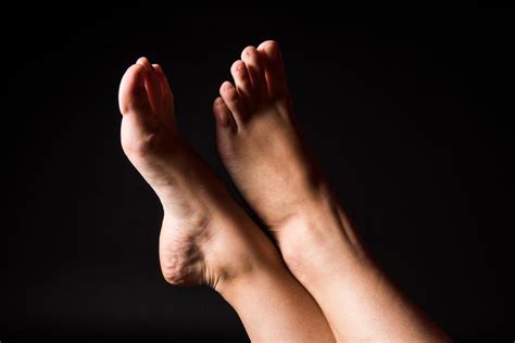 These Honest Images Show How Women Really Feel About Their Feet Huffpost