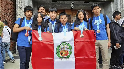 Escolares peruanos que destacaron en la Olimpiada Internacional de Matemática fueron preparados