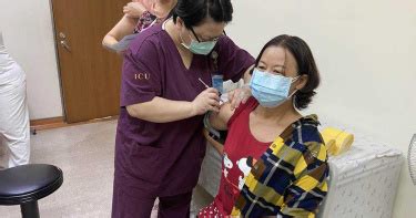 Check spelling or type a new query. 各醫院疫苗施打規則不一 民眾控高雄某醫院開放「預約過民眾再次登記」