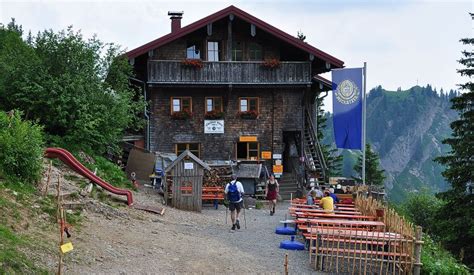 Geben sie jetzt ihre bewertung für staufner haus am hochgrat in oberstaufen ab. Staufner Haus (1634 m) am Hochgrat in der Nagelfluhkette