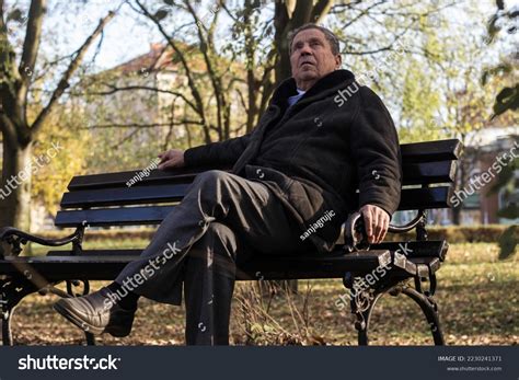 862 Sad Old Man Sitting On Park Bench Images Stock Photos And Vectors