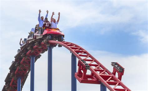 Samsung And Six Flags Team Up For Virtual Reality Roller Coasters