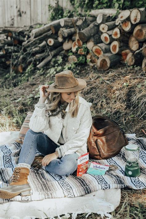 How To Make Camping Super Easy And Fun Camping Outfits For Women