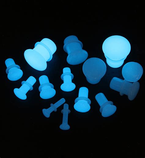 Blue Glow In The Dark Glass Plugs Single Flare 8g 1 2 Urbanbodyjewelry