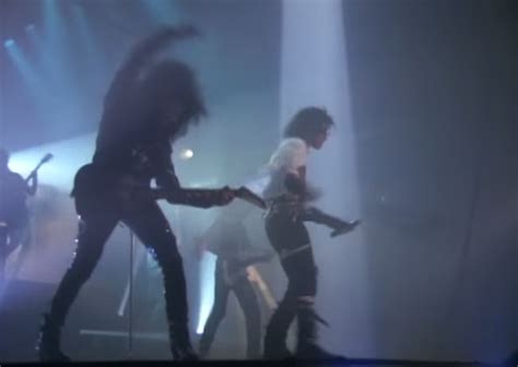 12 Surprisingly Killer Guitar Solos From Cheesy 80s