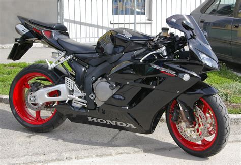 Spare parts and accessories for honda cbr 1000 rr fireblade sc57. Honda CBR 1000 RR SC57 - all in one