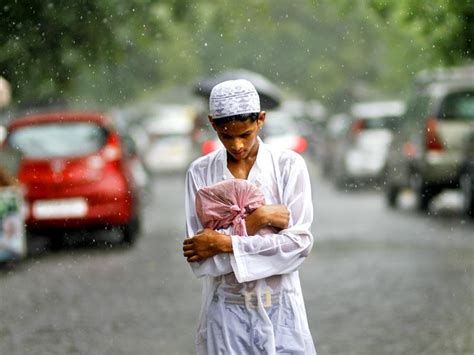 Kita diberi hujan karena karunia dan rahmat allah. Doa Ketika Turun Hujan Dan Doa Setelah Hujan Selesai (Reda ...
