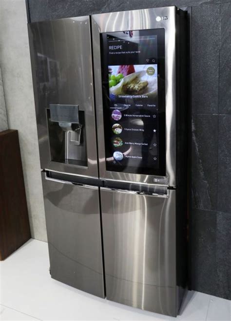 Ces 2017 Lgs Smart Instaview Refrigerator Adjusts Its Power Settings