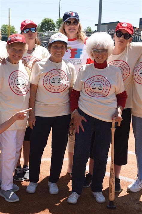 The Cast Of A League Of Their Own Reunites 25 Years Later Baseball