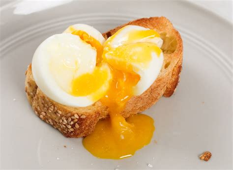 How To Make The Jammiest Soft Boiled Eggs Foodietn