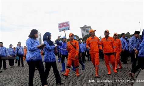 Disporapar merupakan gabungan dari 2 dinas yakni dinas kebudayaan dan pariwisata dan dinas pemuda dan olahraga. PNS wanita boleh menjadi istri kedua? Ini syaratnya