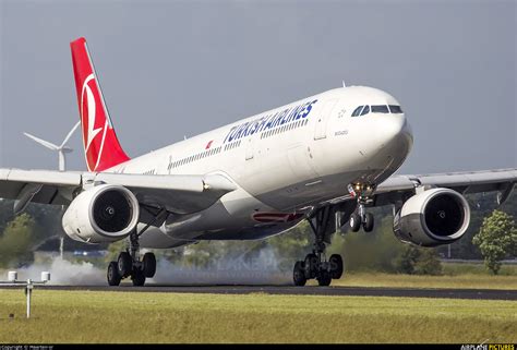 Tc Jno Turkish Airlines Airbus A330 300 At Amsterdam Schiphol