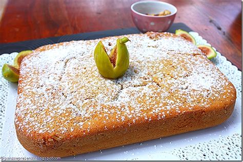 Le ricette con i fichi sono un ottimo modo per gustare i frutti che annunciano l'autunno: Panza & Presenza: La torta di nocciole con fichi freschi