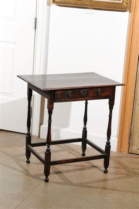 English William And Mary 1700s Oak Side Table With Drawer And Turned