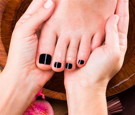 Free Photo Massage Of Womans Foot In Spa Salon Beauty Treatment