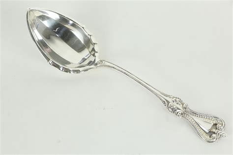Towle Old Colonial Sterling Silver Sugar Shell Or Serving Spoon 5 78