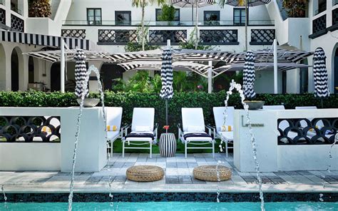 In Palm Beach Nantuckets White Elephant Hotel Opens A Glamorous