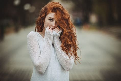 Online Crop Womens White Long Sleeved Shirt Redhead Women Looking