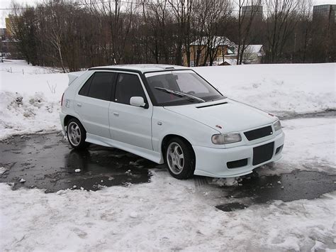 Vybírat můžete z široké nabídky výfuků a koncových tlumičů. Škoda Felicia Tuning