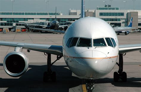 Continental 757 Nose First Cos 753 Coming Into Its Gat Flickr