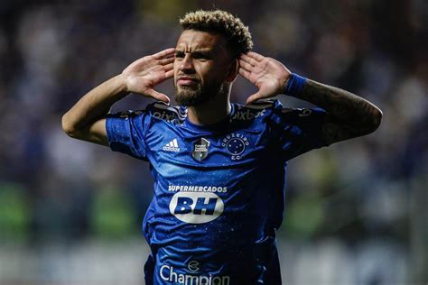 Cruzeiro Avalia Compra Do Atacante Jajá Emprestado Pelo Athletico Pr