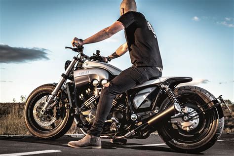 Review of yamaha vmax custom tobi, customized by big bike customs from germany. "W-Max": Yamaha V-Max Restomod by Nitro Cycles - BikeBound