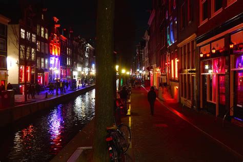 Official Online Guide To De Wallen Amsterdam Red Light District