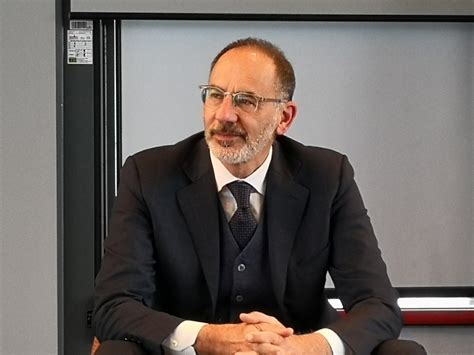 L'esperienza può portare a uno stipendio che si aggira intorno ai 1.600 euro mentre a fine carriera l'impiegato di banca può arrivare a guadagnare anche sui 1.800 euro. Banca Ifis aggredisce le stelle del made in Italy ...