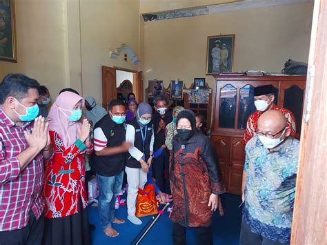 Mensos Kunjungi Keluarga Korban Kapal Selam Nanggala 402 Di Wonogiri