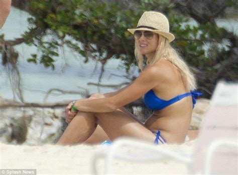 Feeling Blue Now Tiger Elin Nordegren Parades Her Flawless Bikini Body In The Bahamas