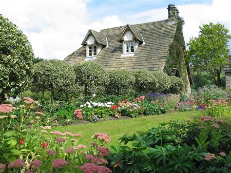 Cottage Gardens Have Distinct Styles With Informal Design Traditional