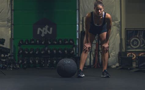 5 Amazing Medicine Ball Workouts And Exercises Onnit Academy