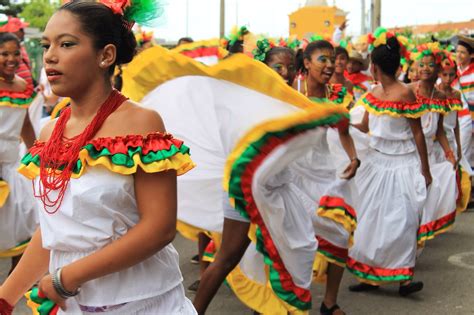 Posts About Colombia On Freedomtravelers Traditional Dresses Fashion